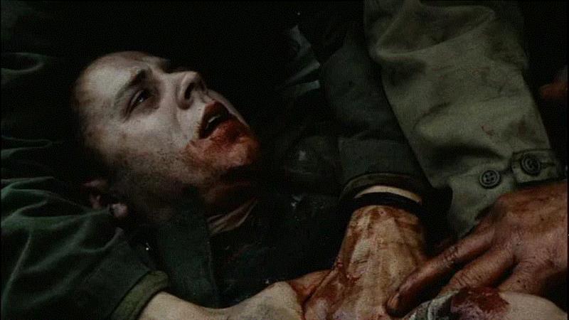 电影《拯救大兵瑞恩》（Saving Private Ryan，1998）中，医护兵临死前反复念及的就