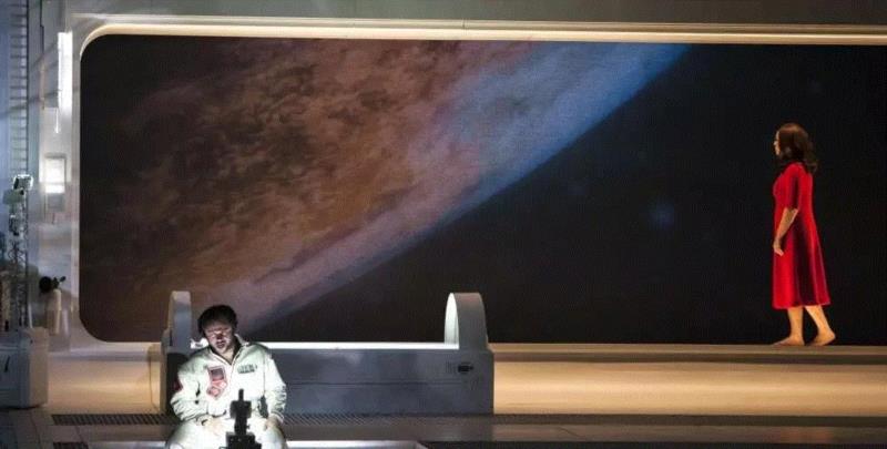 当我们看《流浪地球》的时候,他们已经把星辰宇宙搬上了舞台,舞台,宇宙,流浪地球,星辰,科幻,舞美,设计师,电影,波西米亚人,飞船