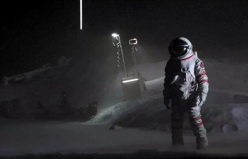 当我们看《流浪地球》的时候,他们已经把星辰宇宙搬上了舞台,舞台,宇宙,流浪地球,星辰,科幻,舞美,设计师,电影,波西米亚人,飞船