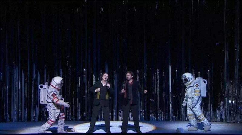 当我们看《流浪地球》的时候,他们已经把星辰宇宙搬上了舞台,舞台,宇宙,流浪地球,星辰,科幻,舞美,设计师,电影,波西米亚人,飞船