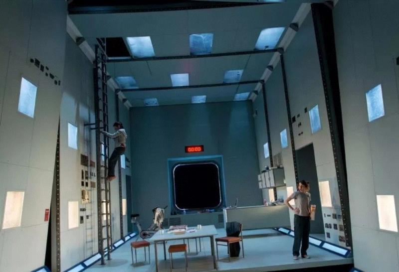 当我们看《流浪地球》的时候,他们已经把星辰宇宙搬上了舞台,舞台,宇宙,流浪地球,星辰,科幻,舞美,设计师,电影,波西米亚人,飞船