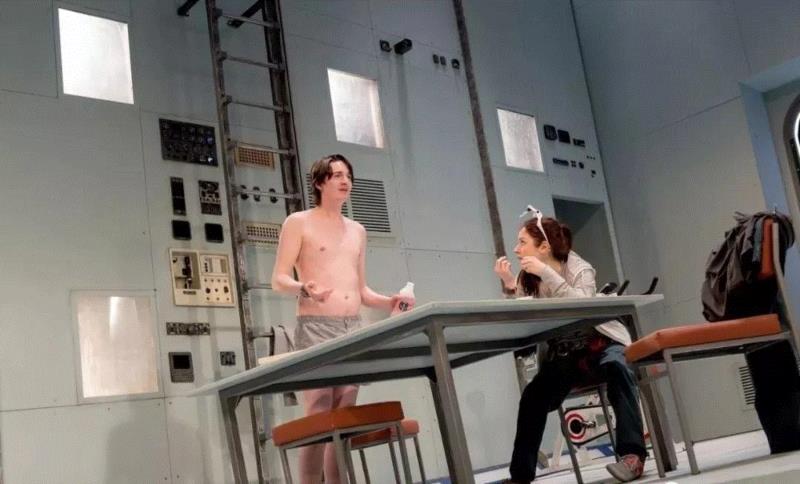 当我们看《流浪地球》的时候,他们已经把星辰宇宙搬上了舞台,舞台,宇宙,流浪地球,星辰,科幻,舞美,设计师,电影,波西米亚人,飞船