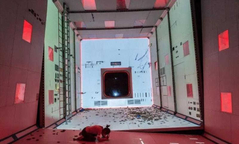 当我们看《流浪地球》的时候,他们已经把星辰宇宙搬上了舞台,舞台,宇宙,流浪地球,星辰,科幻,舞美,设计师,电影,波西米亚人,飞船