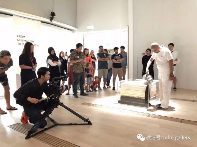 Zhang Yu performed the installation of the In