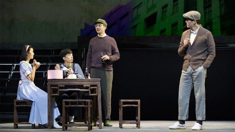 ▲《繁花（第一季）》演出剧照 &nbsp;图片来源网络,评论丨话剧《繁花》：中国剧坛的异类,繁花,话剧,异类,剧坛,戏剧,小说,银凤,汪小姐,舞台,金宇澄
