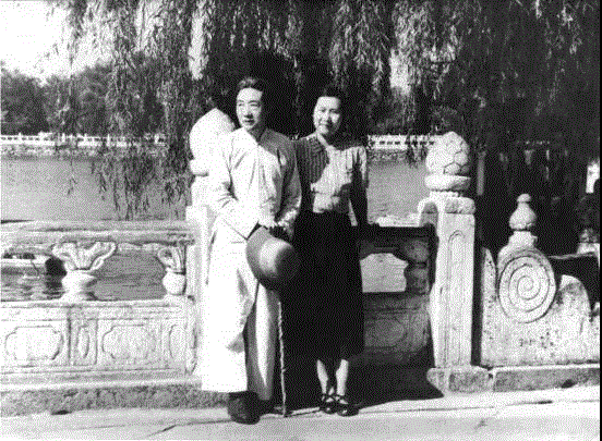 △徐悲鸿与廖静文,徐悲鸿之孙，这个守护天价艺术品的80后，想讲一部最接地气的美术史,徐悲鸿,艺术品,80后,美术史,地气,徐骥,爷爷,名画,油画,绘画史