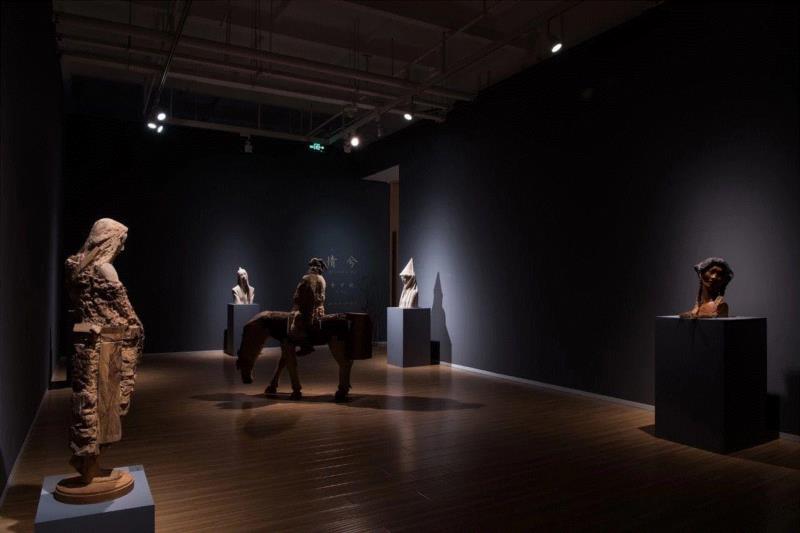 hiart center：奔跑的2018,center,市集,博览会,space,深圳,画册,盛大,十音,闫威,孙莹