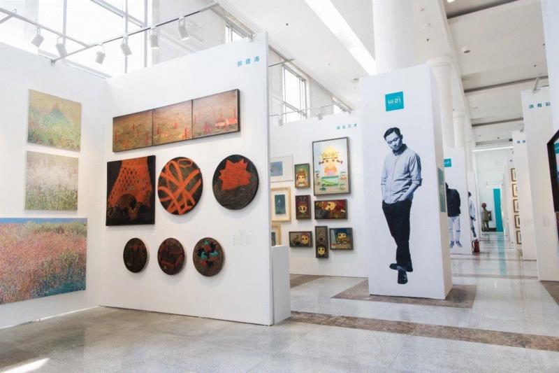 hiart center：奔跑的2018,center,市集,博览会,space,深圳,画册,盛大,十音,闫威,孙莹
