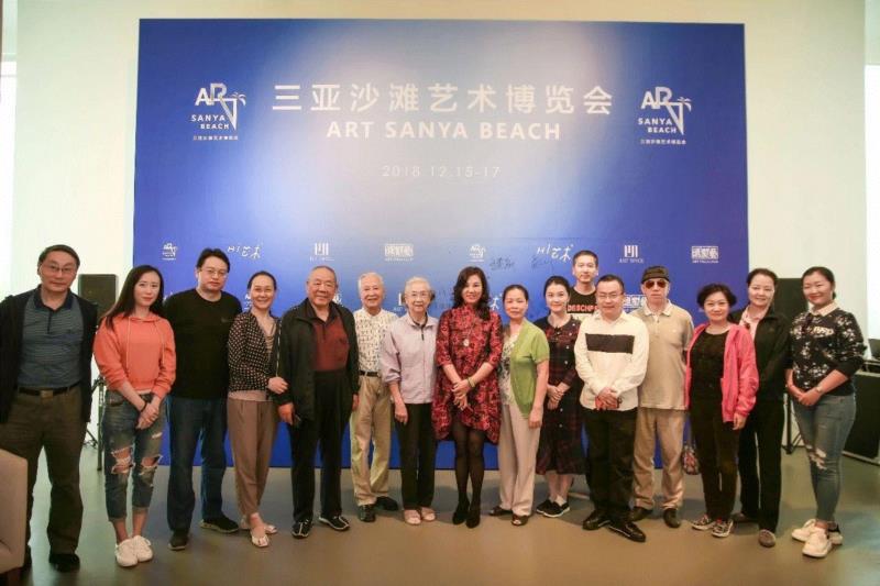 hiart center：奔跑的2018,center,市集,博览会,space,深圳,画册,盛大,十音,闫威,孙莹