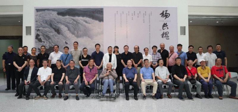 湖北美术馆2019新春致辞,湖北美术馆,新春,雕塑,艺术展,民间,寓言,长江,刘政德,志愿者,版画