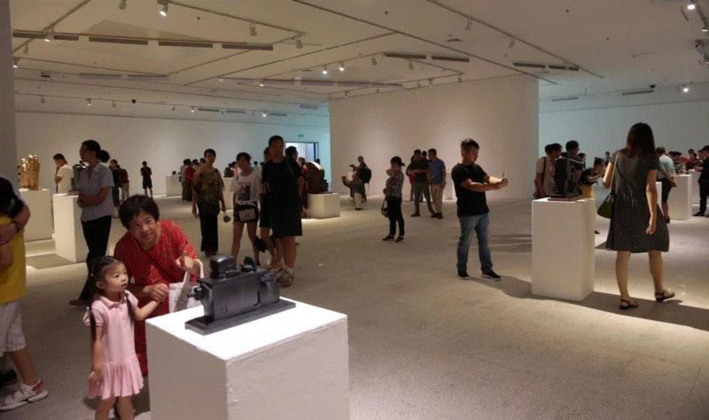 湖北美术馆2019新春致辞,湖北美术馆,新春,雕塑,艺术展,民间,寓言,长江,刘政德,志愿者,版画