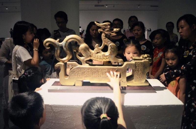 湖北美术馆2019新春致辞,湖北美术馆,新春,雕塑,艺术展,民间,寓言,长江,刘政德,志愿者,版画