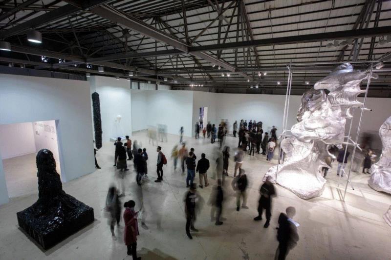 【园区空间】[ OCAT深圳馆 | 开幕回顾 ] “体系”：隋建国 2008-2018,隋建国,深圳馆,策展人,OCAT,雕塑,崔灿灿,展间,双年展,理论,阶段性