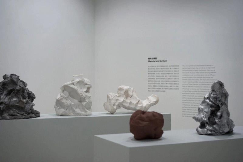 【园区空间】[ OCAT深圳馆 | 开幕回顾 ] “体系”：隋建国 2008-2018,隋建国,深圳馆,策展人,OCAT,雕塑,崔灿灿,展间,双年展,理论,阶段性