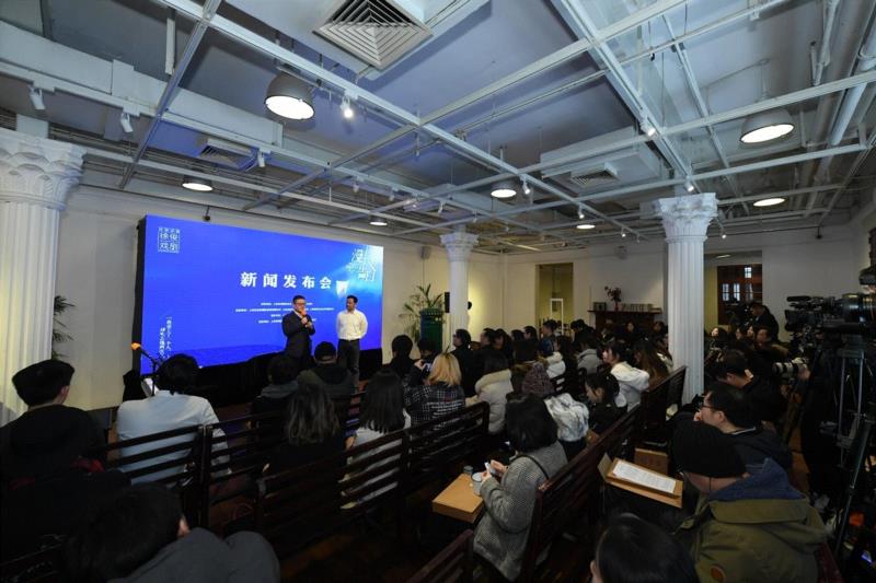 写封情书给80年代的上海丨诗情话剧《漫长的告白》,话剧,诗情,情书,漫长的告白,傅踢踢,导演,徐俊,戏剧,演员,大鼻子情圣