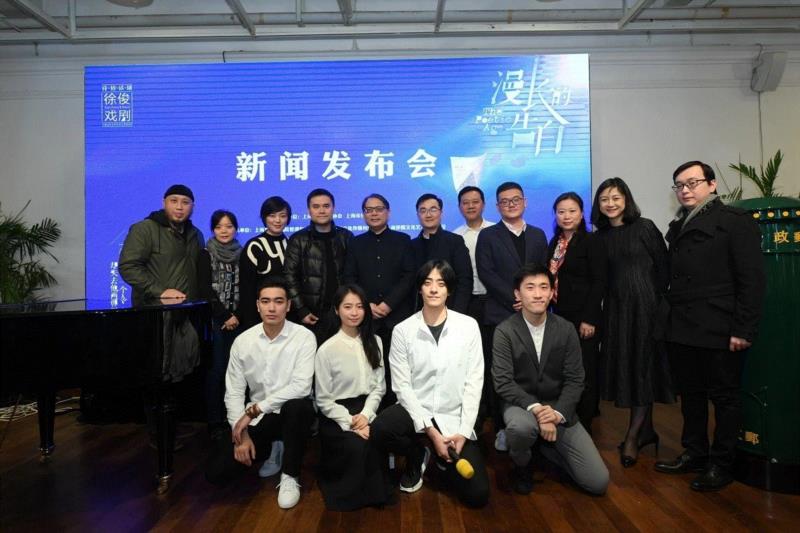 写封情书给80年代的上海丨诗情话剧《漫长的告白》,话剧,诗情,情书,漫长的告白,傅踢踢,导演,徐俊,戏剧,演员,大鼻子情圣