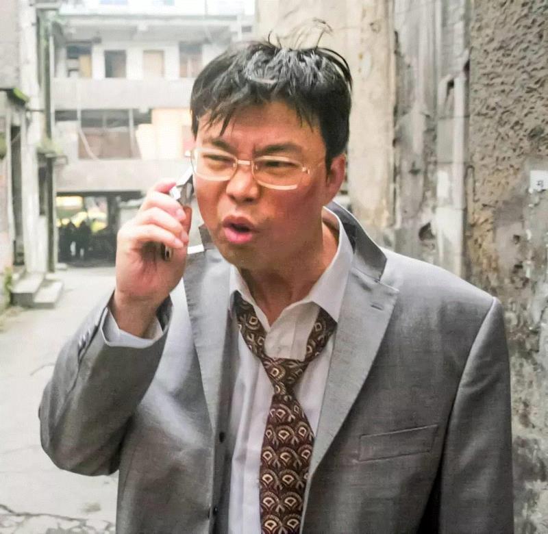 《疯狂的石头》剧照,不辱原作，高于预期，草菅人命，邪不压正，这部新片真硬,新片,电影,包贝尔,王千源,人物,演员,导演,片中,基层,反派
