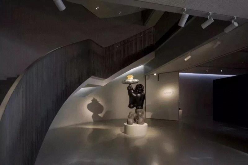 ▲ 展览现场图,由震旦博物馆提供,古往今来-李真个展 | 专访艺术家李真,李真,震旦博物馆,雕塑,佛教,佛像,虚空,博物馆,弃物,高古,现场图