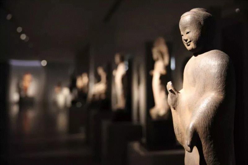 ▲ 展览现场图,由震旦博物馆提供,古往今来-李真个展 | 专访艺术家李真,李真,震旦博物馆,雕塑,佛教,佛像,虚空,博物馆,弃物,高古,现场图