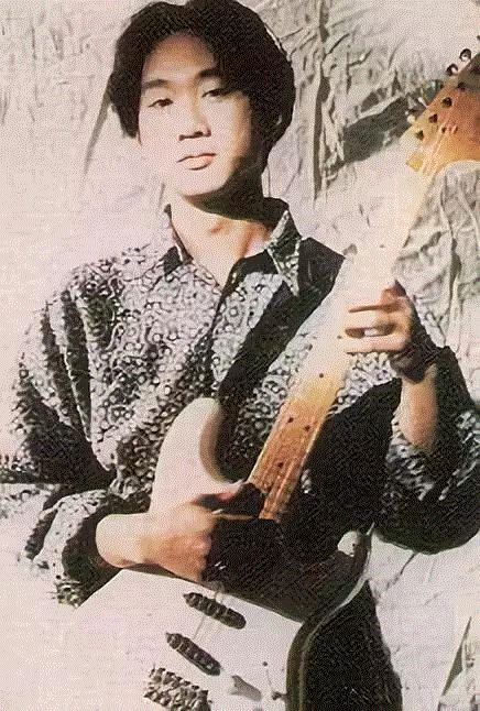 ▲黄家驹,总有一首经典粤语老歌，听了20年，还是泪流满面······,粤语,老歌,歌曲,这首歌,邓丽君,徐小凤,歌词,曼德拉,光辉岁月,情怀