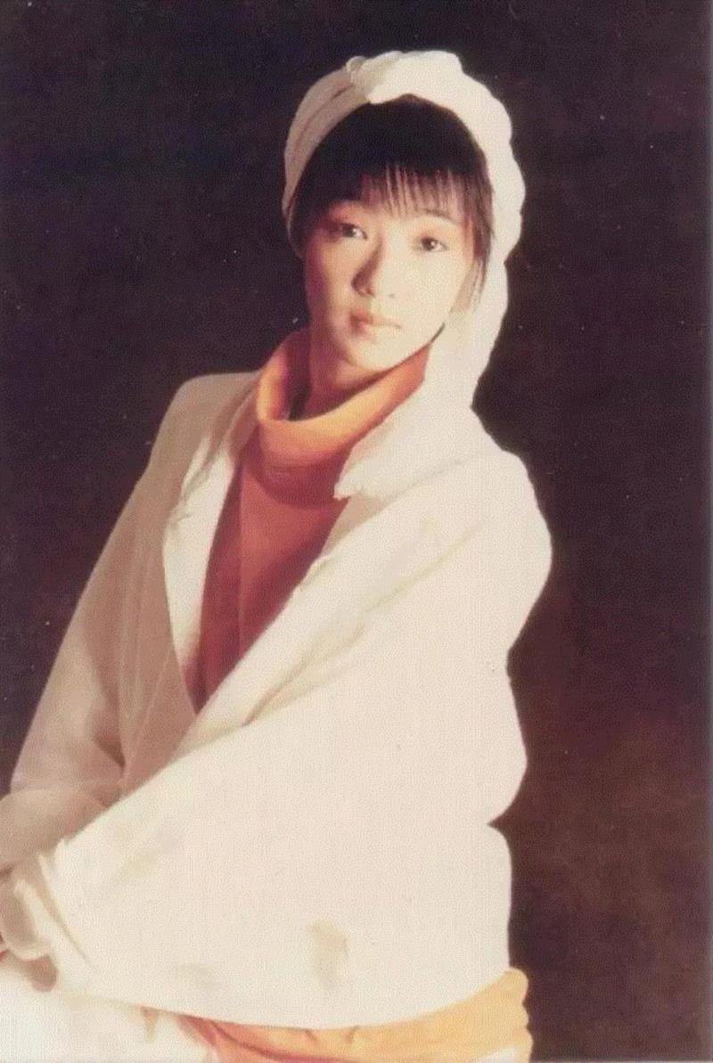 总有一首经典粤语老歌，听了20年，还是泪流满面······,粤语,老歌,歌曲,这首歌,邓丽君,徐小凤,歌词,曼德拉,光辉岁月,情怀