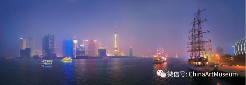 余慧文《古帆醉浦江(2012年上海港国际客运中心码头-原高阳路码头)》,【中华艺术宫 | 现场】图像记录时代,“时空影像1978-2018——余慧文&龚建华摄影艺术研讨会”在我馆举行,余慧文,龚建华,影像,时空,研讨会,中华艺术宫,我馆,摄影家,上海摄影家协会,特色