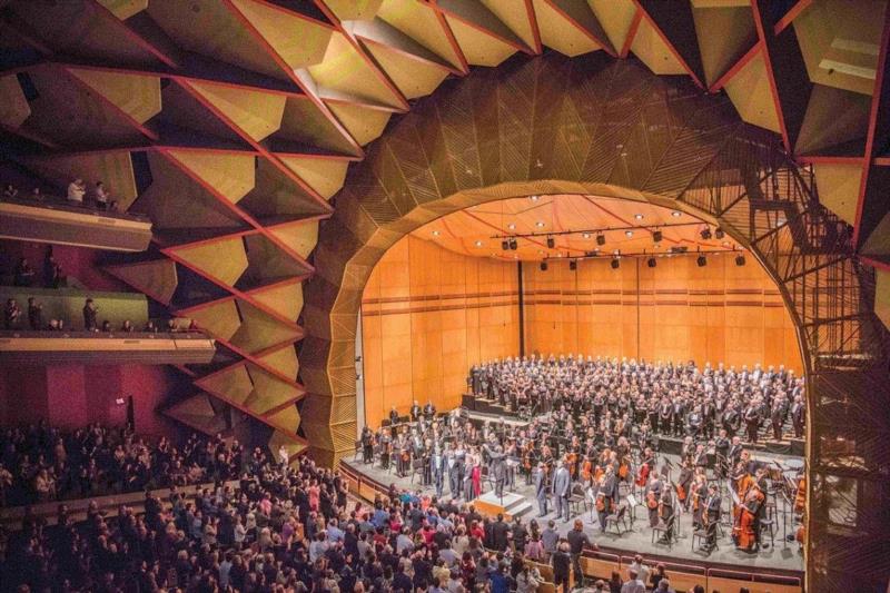 美国 阿拉斯加表演艺术中心,干货丨剧院音乐反声罩的作用和种类,干货丨剧院音乐反声,种类,反声罩,马斯喀特,皇家歌剧院,低频,查普曼大学,马斯科,交响乐,音乐