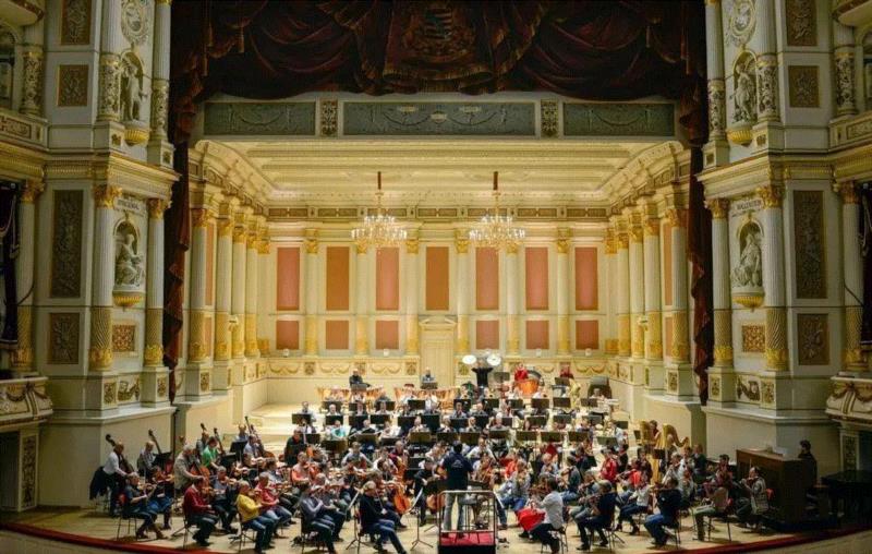 德国 德累斯登歌剧院,干货丨剧院音乐反声罩的作用和种类,干货丨剧院音乐反声,种类,反声罩,马斯喀特,皇家歌剧院,低频,查普曼大学,马斯科,交响乐,音乐