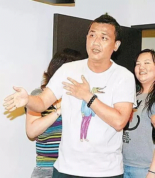 他为刘若英创作《后来》，是S.H.E的御用作词，也是华语乐坛的金字招牌,刘若英,华语,乐坛,金字招牌,施人诚,林宥嘉,歌手,音乐,田馥甄,演唱会