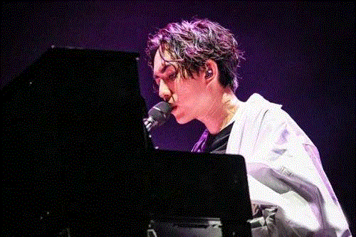 他为刘若英创作《后来》，是S.H.E的御用作词，也是华语乐坛的金字招牌,刘若英,华语,乐坛,金字招牌,施人诚,林宥嘉,歌手,音乐,田馥甄,演唱会