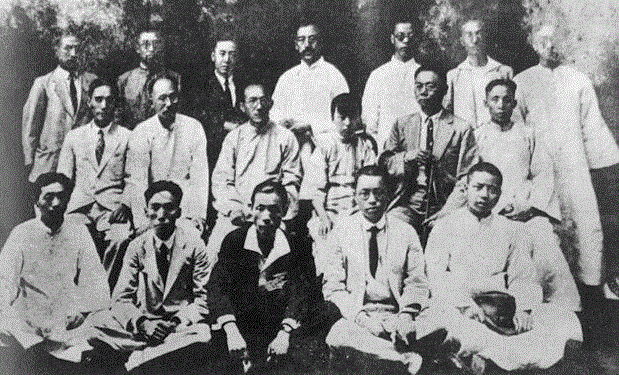 1928年夏赴桂林讲学，沿途写生纪游，兼任国立暨南大学艺术系教授。途经香港、《菲菲画报》既香港报界同
