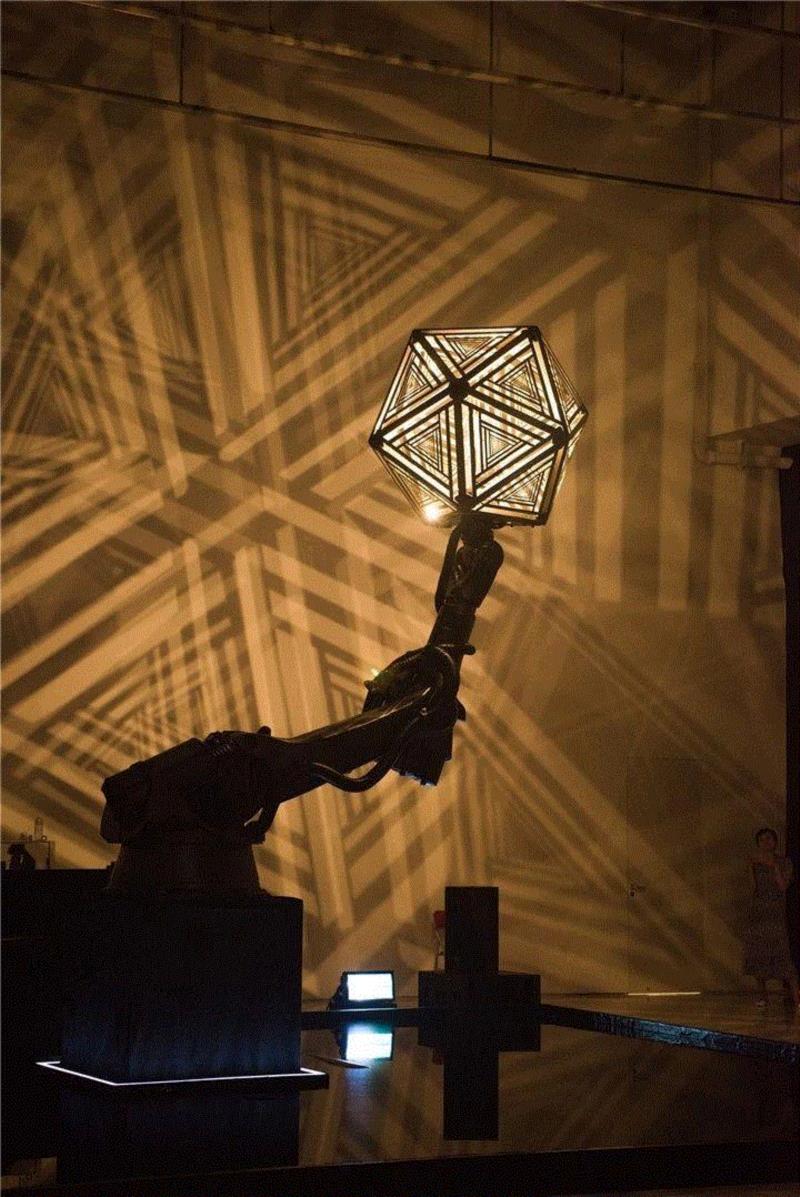 希腊神话中的科技探索——“Telestron”机器人的沉浸空间,机器人,希腊,Telestron,神话,科技,光影,光线,机械,休斯敦,德克萨斯