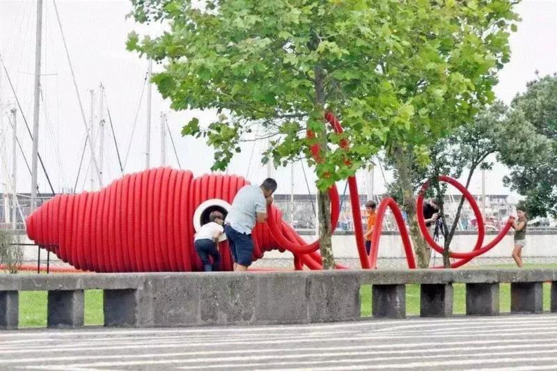 通过装置打造记忆点，创造体验和消费新场景,装置,雕塑,重庆,凡尔赛宫,IFS,明月,月亮,企业,加拿大,镜片