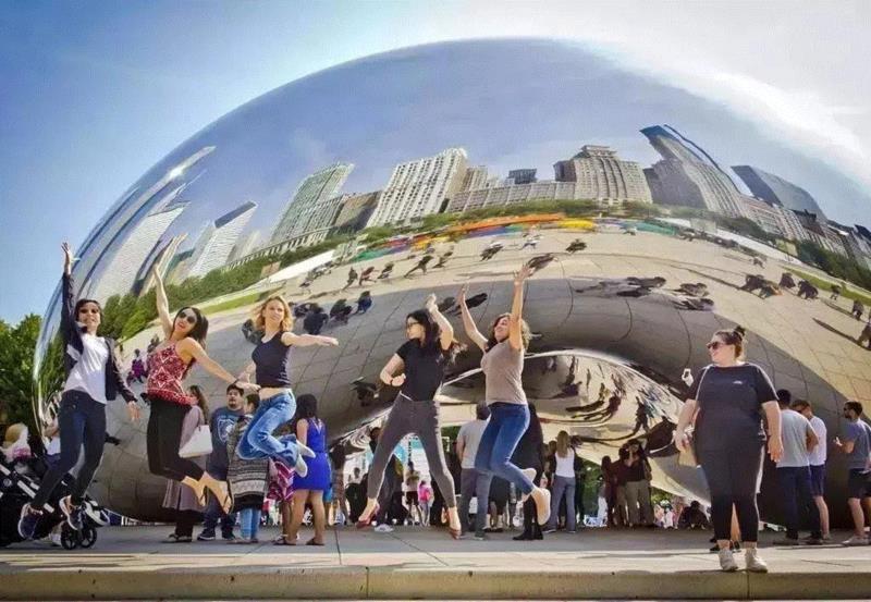 通过装置打造记忆点，创造体验和消费新场景,装置,雕塑,重庆,凡尔赛宫,IFS,明月,月亮,企业,加拿大,镜片