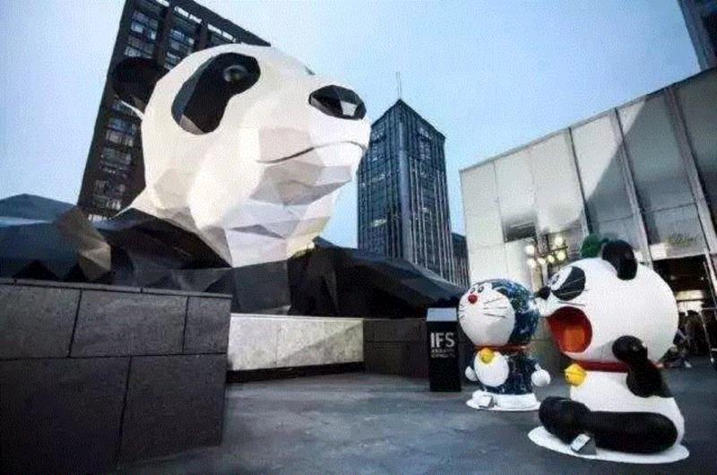 通过装置打造记忆点，创造体验和消费新场景,装置,雕塑,重庆,凡尔赛宫,IFS,明月,月亮,企业,加拿大,镜片