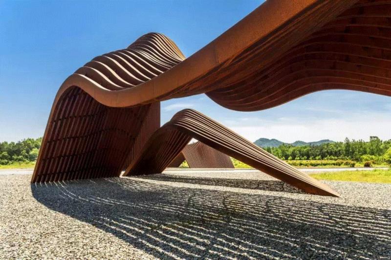 通过装置打造记忆点，创造体验和消费新场景,装置,雕塑,重庆,凡尔赛宫,IFS,明月,月亮,企业,加拿大,镜片