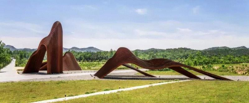 通过装置打造记忆点，创造体验和消费新场景,装置,雕塑,重庆,凡尔赛宫,IFS,明月,月亮,企业,加拿大,镜片