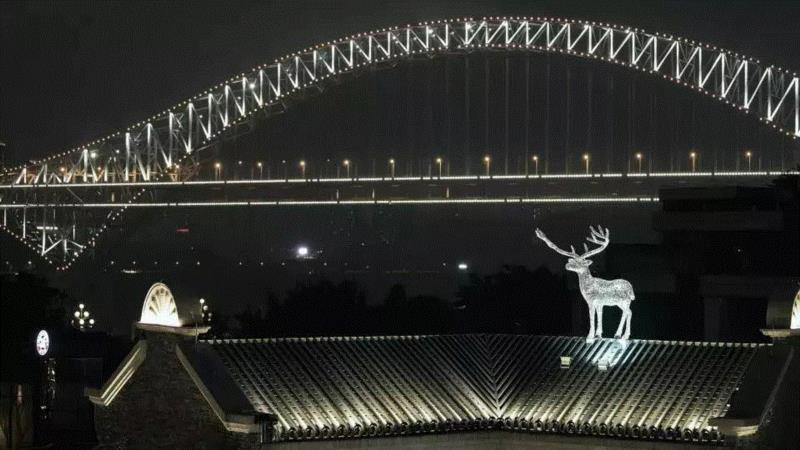 通过装置打造记忆点，创造体验和消费新场景,装置,雕塑,重庆,凡尔赛宫,IFS,明月,月亮,企业,加拿大,镜片
