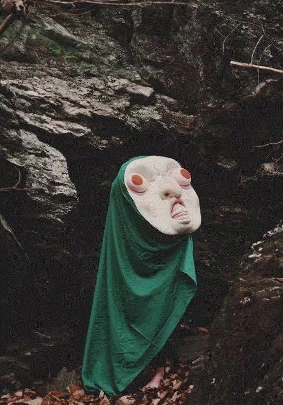 这些作品也都可以穿戴,搭配一件长袍就会变身成为真实的丛林精灵。,工艺丨最爱薅羊毛的艺术家,工艺,薅羊毛,Paolo,木雕,Toro,毛毡,保罗,德尔,托罗,美国宾夕法尼亚州