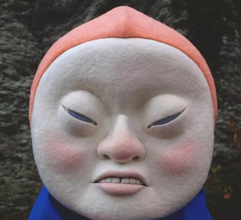 Paolo设计出的隐藏双层面具也让人感到眼前一亮。,工艺丨最爱薅羊毛的艺术家,工艺,薅羊毛,Paolo,木雕,Toro,毛毡,保罗,德尔,托罗,美国宾夕法尼亚州