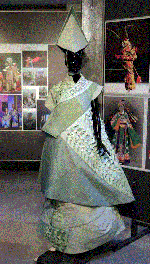 厉害了！世纪之交世界戏剧服装巡回展中国设计师作品亮相波兰,设计师,戏剧,服装,波兰,中国舞美学会,华沙美术学院,实物,阿宽,程钧,姬磊