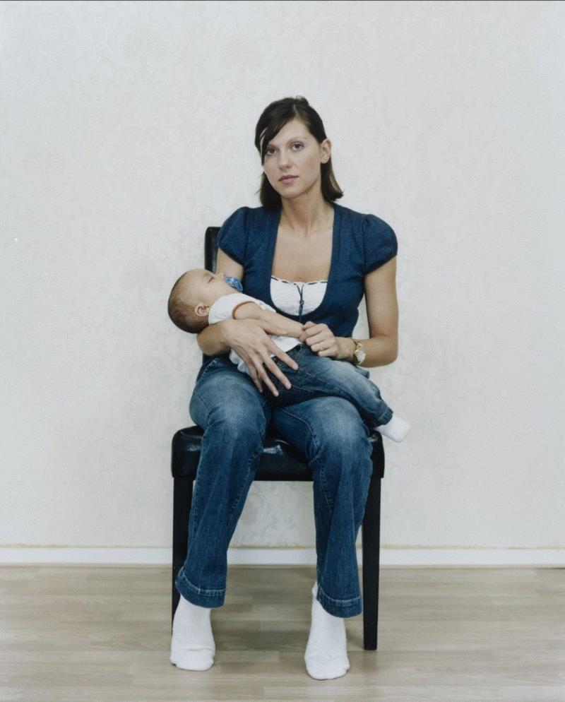【SC?P|摄影对话】青春的原貌:肖像摄影师 Rineke Dijkstra,Rineke,肖像,摄影师,原貌,莱涅克,迪克斯特拉,海滩,英国,动作,波兰