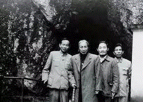 刘旦宅（右二）与陆俨少（左二）游雁荡山,【嘉德秋拍】此图所志 永以为好——陆俨少与刘旦宅的家族情缘,嘉德,刘旦宅,陆俨少,情缘,宾馆,旦宅,天炜,广州,王微粼,福州