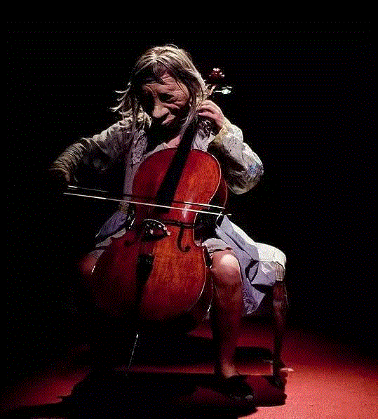 西班牙默剧《安德鲁与多莉尼》剧照,“国际默剧展”聚焦|此时此地“无声”胜“有声”,默剧展,此地,戏剧,默剧,上海大剧院,剧团,伦敦,艺术节,英国,剧目