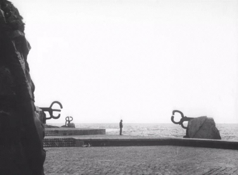 ▲ 爱德华多·奇利达（Eduardo Chillida），《风之梳》（Peine del vient