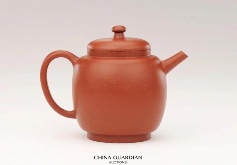 《庚辰桂月惠逸公制朱砂高仕壶》,【嘉德秋拍】嘉德紫砂十年砥砺!(2008-2018)——《松涛园旧藏宜兴紫砂》,嘉德,松涛园旧藏宜兴紫砂,紫砂,出版社,陈忠成,浩东有限公司,松涛园,顾景舟,方圆,台湾盈记唐人工艺出版社