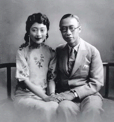 ▲ 溥仪和婉容在张园,荐书丨他的前半生，有多荣华，就有多悲哀,前半生,荐书,溥仪,皇帝,帝王,自传,末代,权利,乾隆,政治