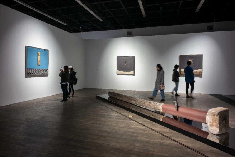 开幕现场,【现场速递】张琪凯个展-不确定的岁月 | 芳草地画廊798,张琪凯,芳草地画廊,金美怜,黄笃,芳草地,策展人,女士,媒体,Exhibition,金美