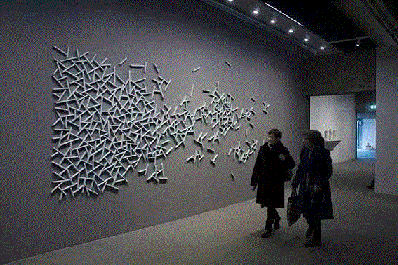 刘建华作品“2012年末”在挪威Bergen美术馆展出,《三联生活周刊》专访刘建华：传统陶瓷的当代语法