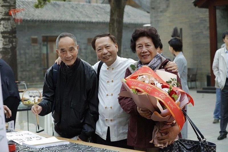 签到花絮: 章金生与他的朋友,［故土·乡愁］章金生作品展在艺术粮仓隆重开幕 | 亚洲艺术·现场,章金生,粮仓,故土,乡愁,亚洲,女士,杨力舟,富春山居图,October,中国美术馆